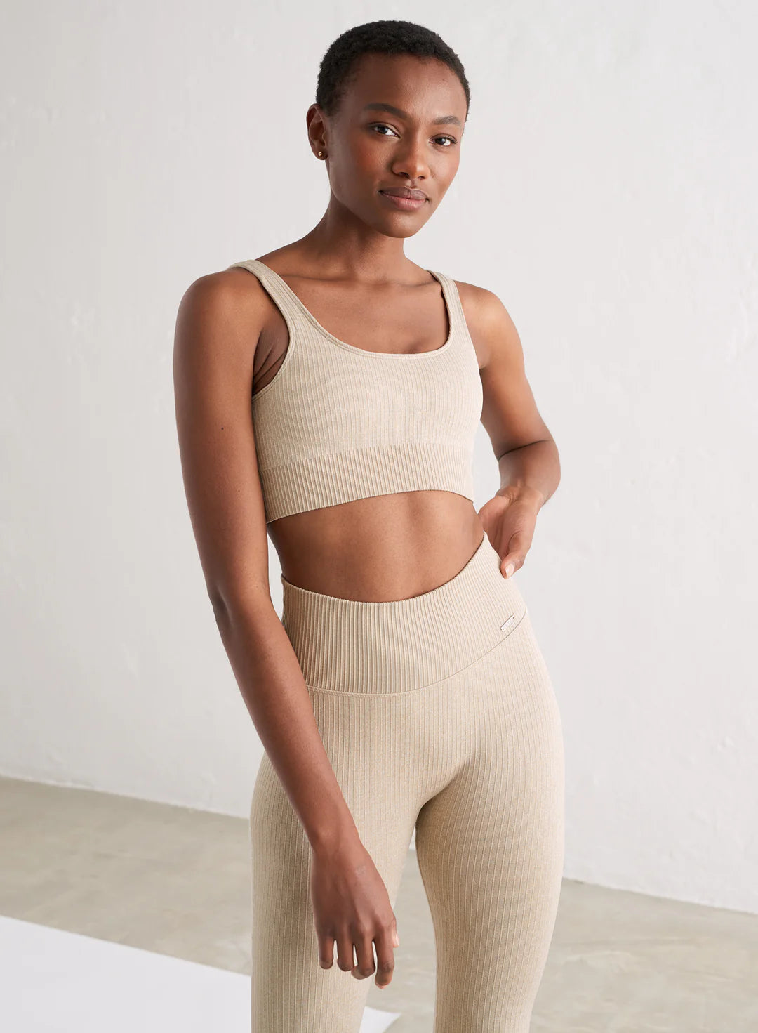 BEIGE RIBBED SEAMLESS